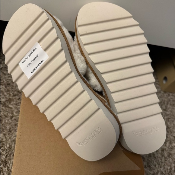 Koolaburra Women's Tan Fuzzy Slippers - Picture 4 of 7